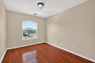 3215 Sapphire Star Dr in Houston, TX - Foto de edificio - Building Photo