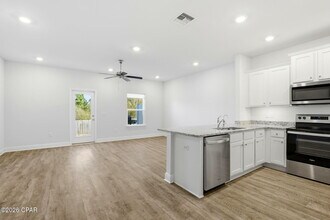 1651 Caleigh Ct in Lynn Haven, FL - Foto de edificio - Building Photo