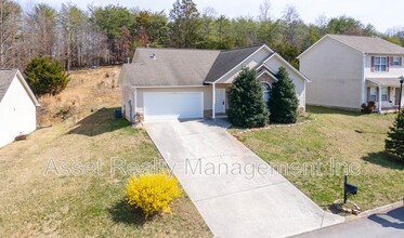506 Drakewood Rd in Knoxville, TN - Building Photo - Building Photo