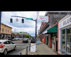 1422 SE 34th Ave in Portland, OR - Foto de edificio - Building Photo