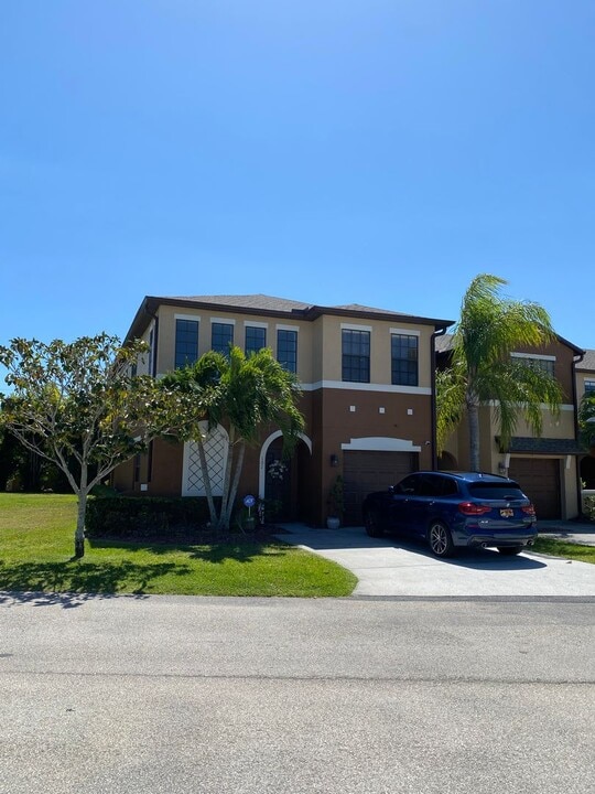 1335 Lara Cir in Rockledge, FL - Building Photo