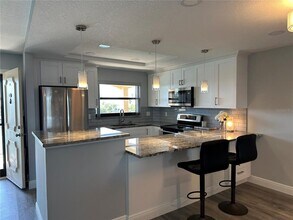 12500 Capri Cir N in Treasure Island, FL - Building Photo - Building Photo