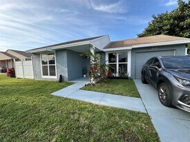 8395 Garden Gate Pl in Boca Raton, FL - Building Photo