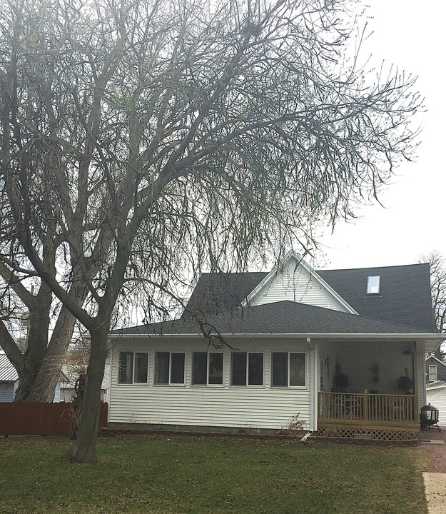 401 Central Ave NW in Le Mars, IA - Foto de edificio
