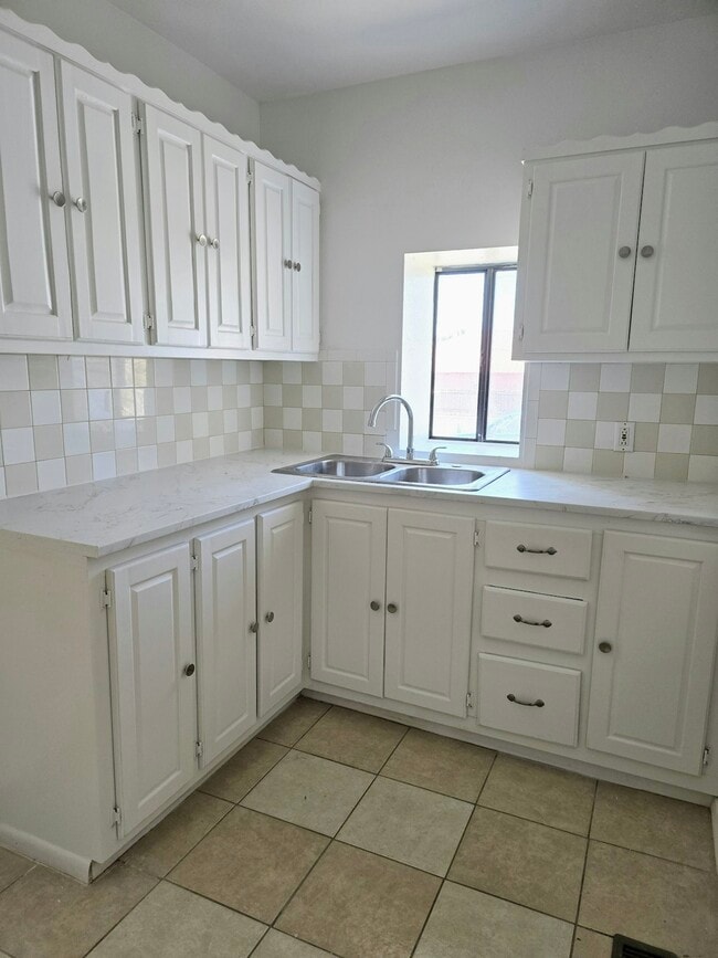 property at 300 S 5th St