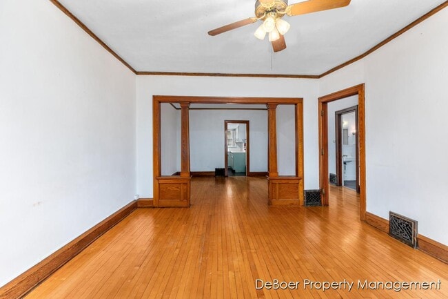 301 W Dutton St in Kalamazoo, MI - Building Photo - Building Photo