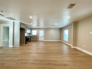 4504 Kingsbury St in Houston, TX - Building Photo - Building Photo