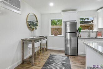 212 Centerville St NE, Unit 4 in Denham Springs, LA - Building Photo - Building Photo