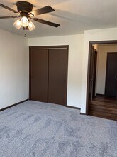 Immaculate Updated 2 Bedroom with 1 Bath in Rockford, IL - Building Photo - Building Photo