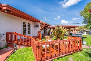 1841 SW 29th Ave in Miami, FL - Building Photo