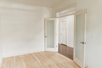 12321 SW 174th Ter in Beaverton, OR - Foto de edificio - Building Photo