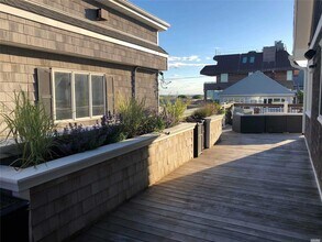 24 Buffalo Ave in East Atlantic Beach, NY - Building Photo - Building Photo