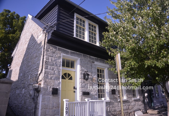 109 E Pomfret St, Unit 2 in Carlisle, PA - Foto de edificio - Building Photo