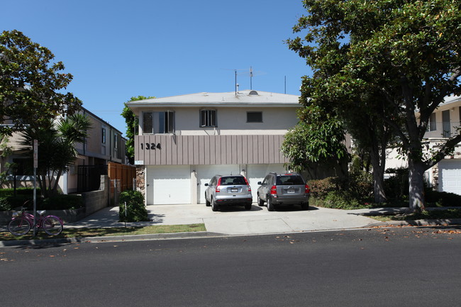 1324 9th St in Santa Monica, CA - Building Photo - Building Photo