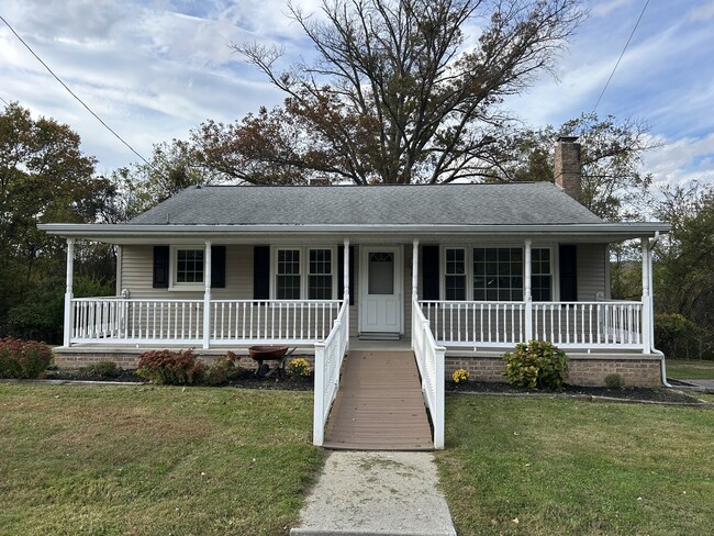 property at 39 Lakeview Ter
