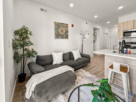 2400 E Huntingdon St in Philadelphia, PA - Building Photo