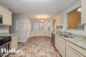 246 Summit View Dr in Mcdonough, GA - Foto de edificio - Building Photo