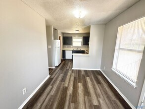 102 Jodi Dr in Madison, AL - Building Photo - Building Photo