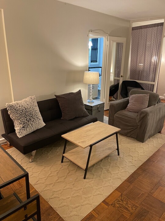 2141 I St NW, Unit 209 in Washington, DC - Foto de edificio