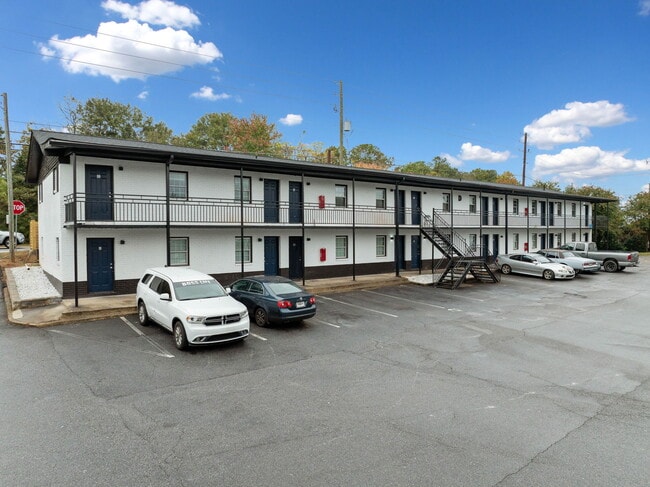 Dawkins Gardens Apartments in Jonesboro, GA - Foto de edificio - Building Photo