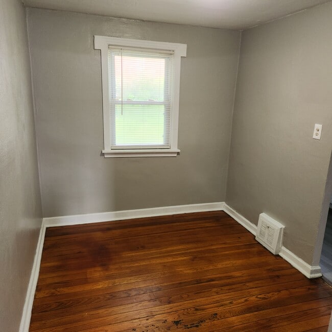 1144 Shadycrest Dr in Pittsburgh, PA - Building Photo - Building Photo