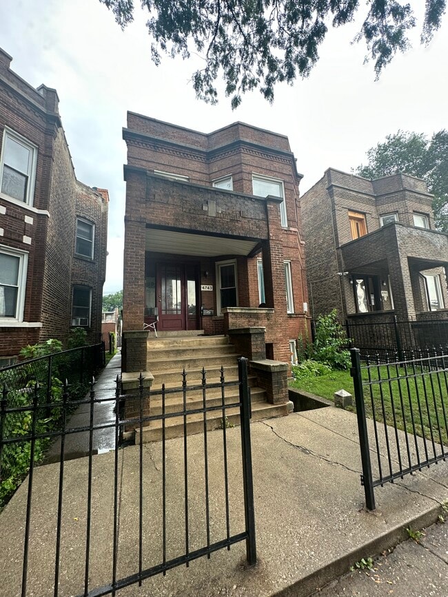 4743 W Jackson Blvd in Chicago, IL - Building Photo - Building Photo