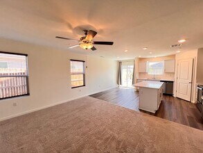 8603 Lunascape Ave in Bakersfield, CA - Building Photo - Building Photo