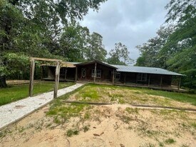 6360 Lambert Cemetery Rd in Citronelle, AL - Building Photo