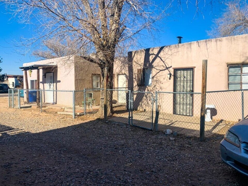 330 Vermont St NE in Albuquerque, NM - Building Photo