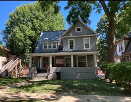 808 W Oregon St Apartments