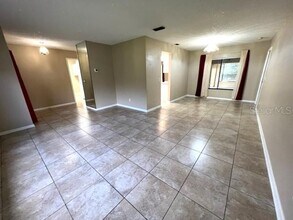 2348 Evenglow Ave in Spring Hill, FL - Building Photo - Building Photo