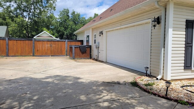 203 Duke Ln in Kathleen, GA - Building Photo - Building Photo