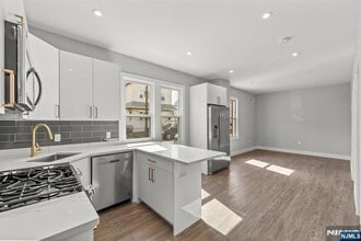 59 Locust Ave in Wallington, NJ - Building Photo - Building Photo