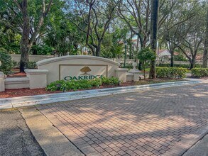5371 SW 32nd Ter in Fort Lauderdale, FL - Building Photo - Building Photo