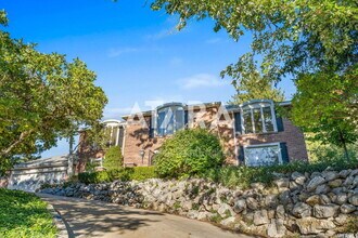 1577 E Tomahawk Dr in Salt Lake City, UT - Building Photo - Building Photo