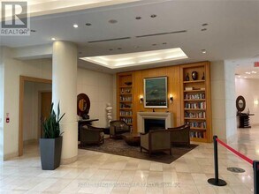 509 Beecroft Rd in Toronto, ON - Building Photo - Building Photo