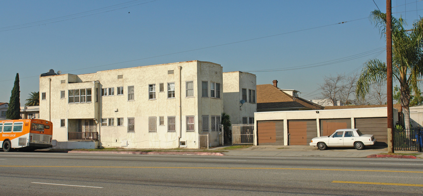 3313 Venice Blvd in Los Angeles, CA - Building Photo