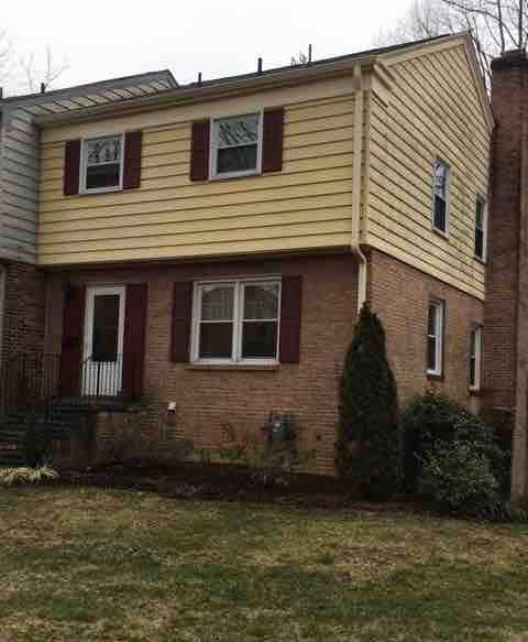 property at 112 Camelot Ct