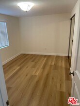 8010 Longridge Ave in Los Angeles, CA - Building Photo - Building Photo