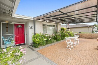 27480 Cherry Creek Dr in Santa Clarita, CA - Building Photo - Building Photo