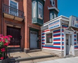 149 Dorchester St, Unit 1 in Boston, MA - Building Photo - Building Photo
