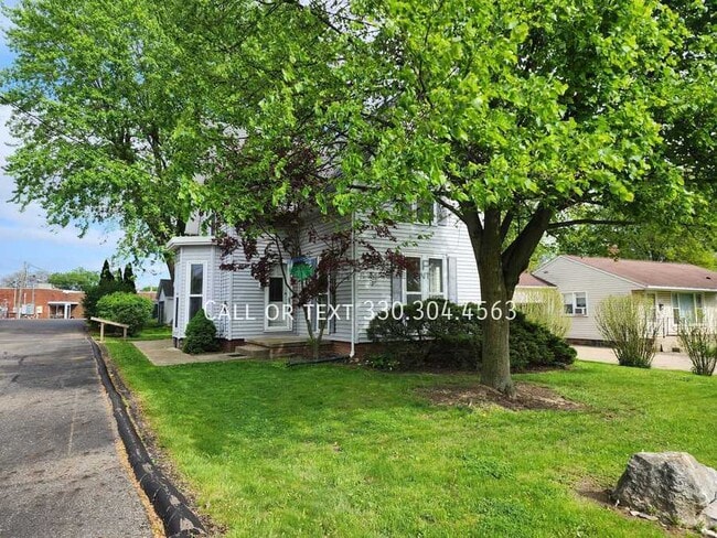 2536 Broad Ave NW in Canton, OH - Building Photo - Building Photo