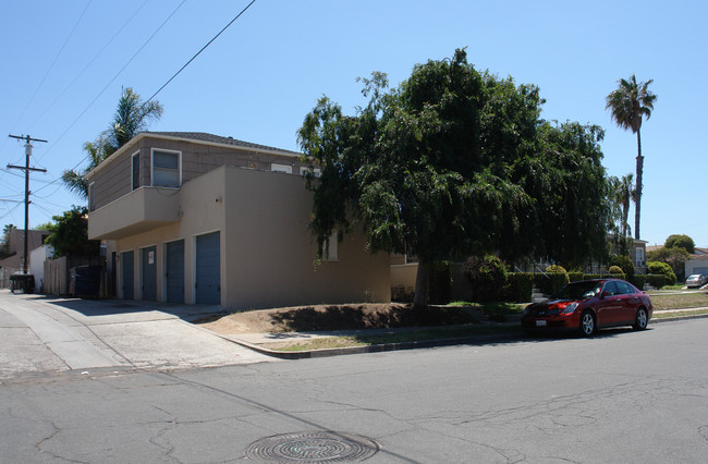 4403-4409 Everts St in San Diego, CA - Building Photo - Building Photo