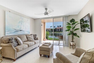 1185 Wildwood Lakes Blvd in Naples, FL - Building Photo - Building Photo