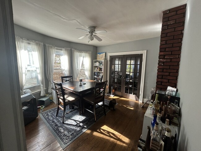 817 Ashland Ave, Unit Upper Unit in Buffalo, NY - Building Photo - Building Photo