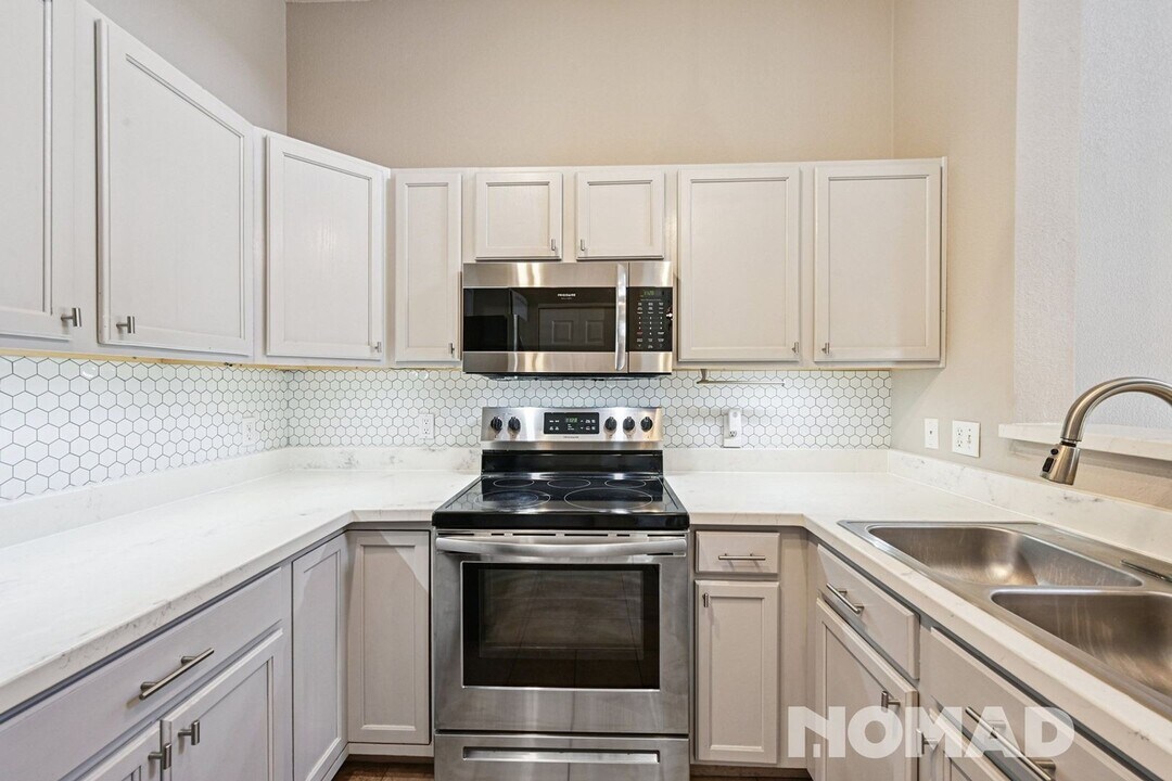 8707 E Florida Ave in Denver, CO - Building Photo
