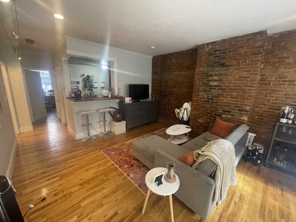 83 Waltham St, Unit 1 in Boston, MA - Foto de edificio