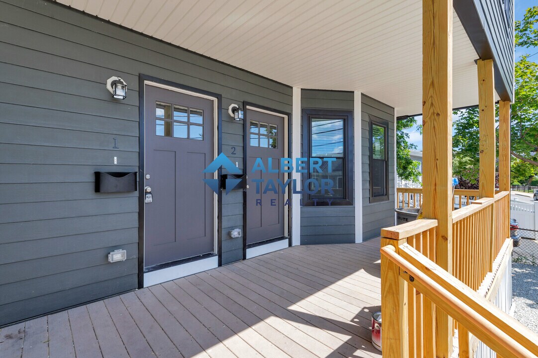 161 4th St, Unit 161 in Medford, MA - Building Photo