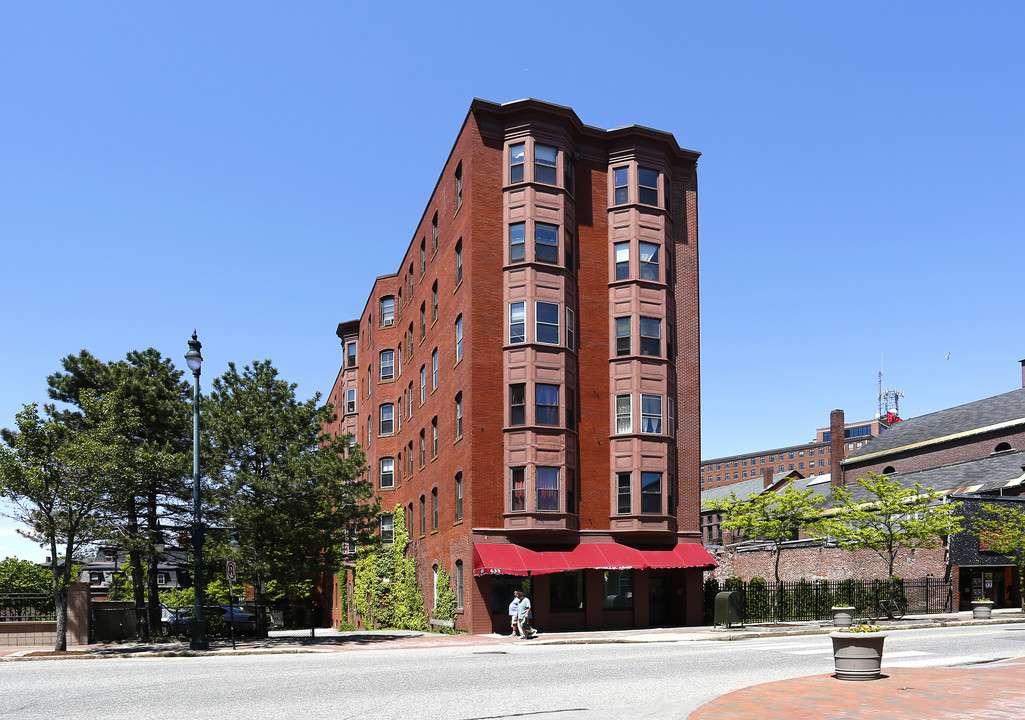 Burnham Arms in Portland, ME - Foto de edificio