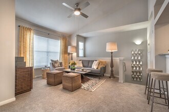 Creekside at Legacy in Plano, TX - Building Photo - Building Photo